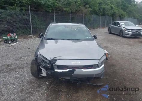 2023 Kia Forte Gt-Line z USA, uszkodzony, nr VIN 3KPF54AD7PE536837